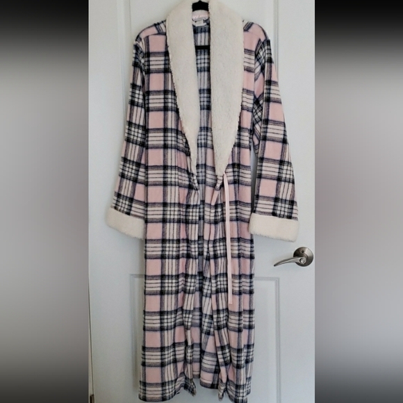 Liz Claiborne Women's Plush Pink Plaid Long Robe - Size XXL - Picture 1 of 11